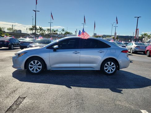 Used 2023 Toyota Corolla LE image 7