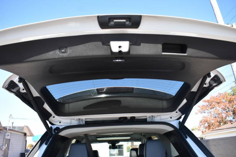 Used 2019 Chevrolet Traverse Premier w/ LPO, 'HIT The Road' Package AWD/4WD image 12