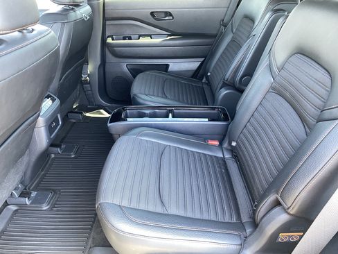 Used 2024 Nissan Pathfinder Rock Creek AWD/4WD image 17