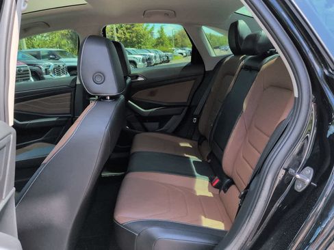 Used 2025 Volkswagen Jetta SEL FWD image 13