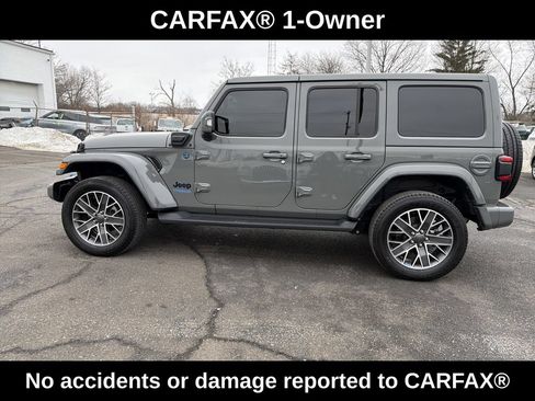 Used 2022 Jeep Wrangler Unlimited Sahara AWD/4WD image 2
