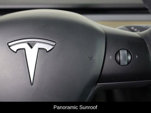 Used 2023 Tesla Model 3 Standard Range image 10
