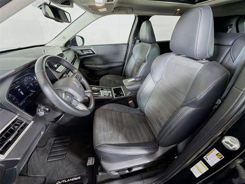 Used 2023 Mitsubishi Outlander SE AWD/4WD image 11