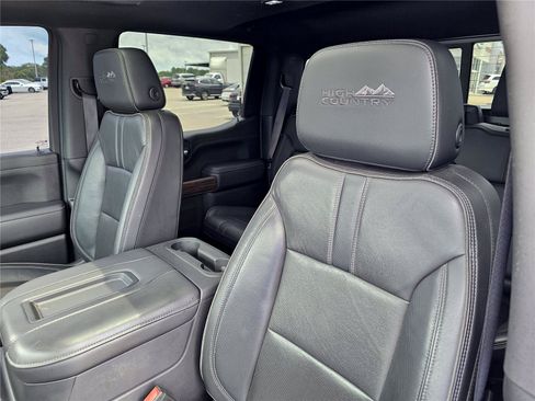 Used 2021 Chevrolet Silverado 1500 High Country w/ Technology Package AWD/4WD image 19
