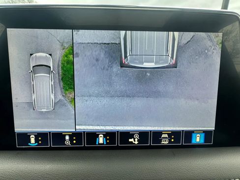 Used 2021 Chevrolet Tahoe Premier w/ Premium Package image 21