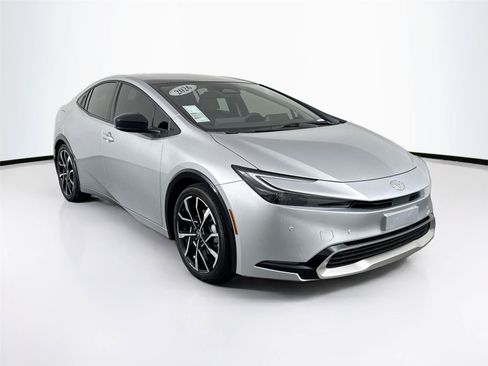Used 2026 Toyota Prius Plug-In Hybrid FWD image 10