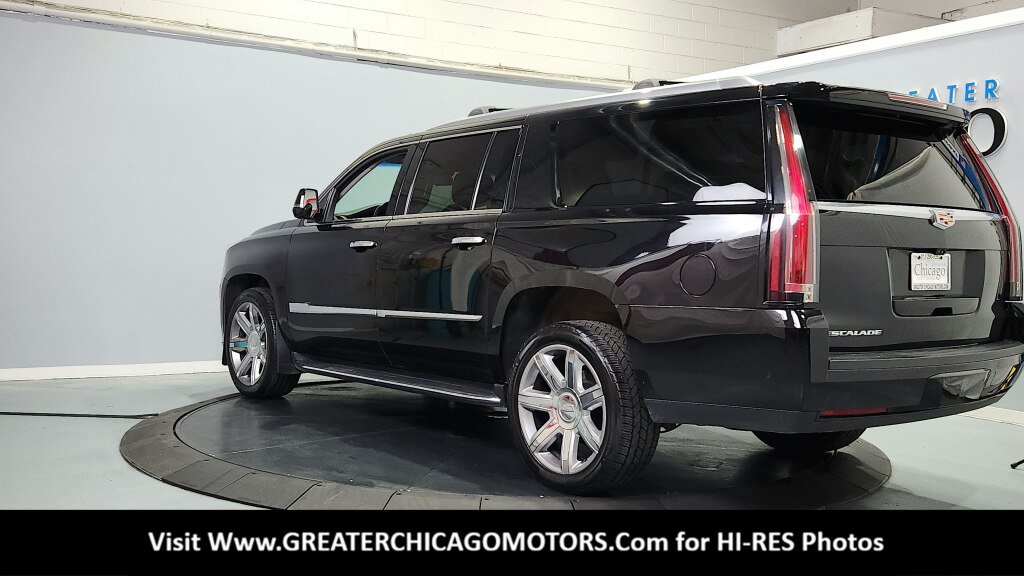Used 2017 Cadillac Escalade ESV Luxury AWD/4WD image 6