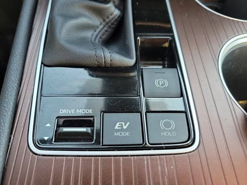 Used 2024 Toyota Sienna XLE FWD image 31