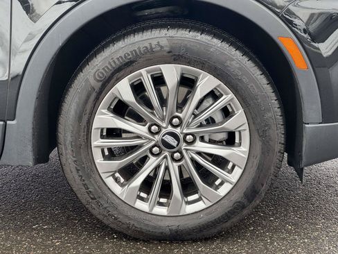 Used 2025 Cadillac XT4 Premium Luxury AWD/4WD image 5