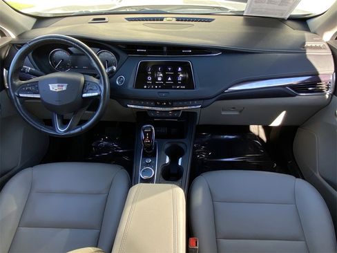 Used 2021 Cadillac XT4 Luxury w/ Cold Weather Package image 16