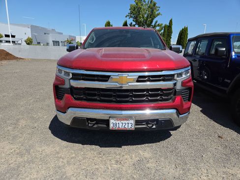 Used 2024 Chevrolet Silverado 1500 LT w/ Z71 Off-Road Package AWD/4WD image 5