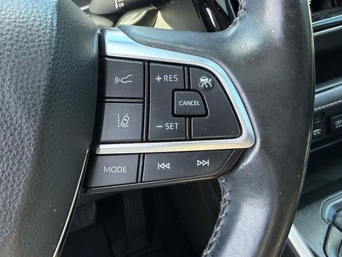 Used 2021 Toyota Highlander XLE FWD image 26