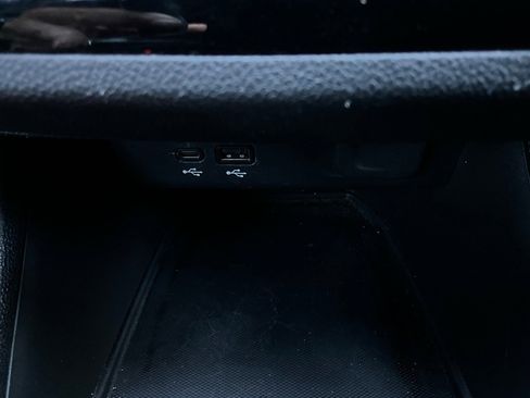 Used 2025 Buick Envista Sport Touring image 24