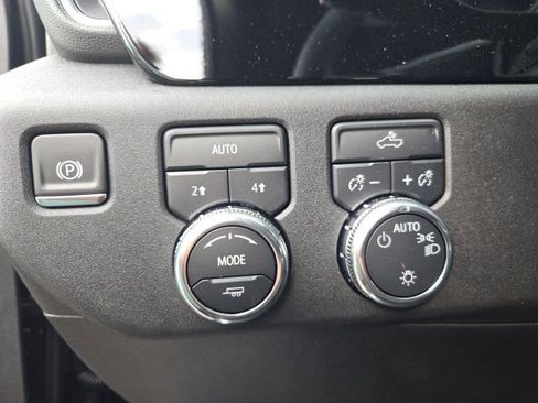 Used 2026 GMC Sierra 1500 SLE w/ Preferred Package image 26