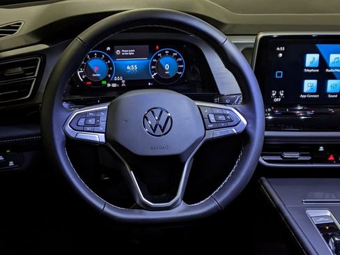 New 2026 Volkswagen Atlas Cross Sport SE image 13