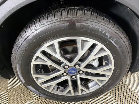 Used 2020 Ford Escape SEL image 12