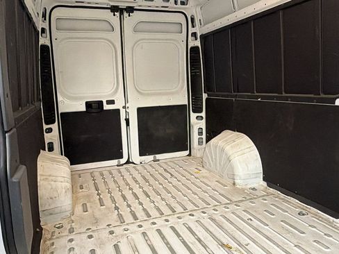Used 2024 RAM ProMaster 2500 w/ Convenience Group FWD image 14