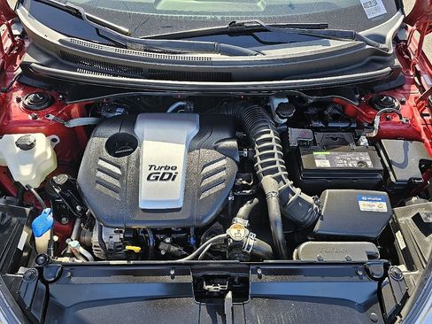 Used 2016 Hyundai Veloster Turbo FWD image 11