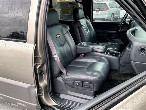 Used 2002 Chevrolet Avalanche 4x4 w/ Convenience Pkg image 7