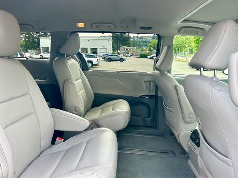 Certified 2019 Toyota Sienna XLE w/ XLE Navigation Package AWD/4WD image 15