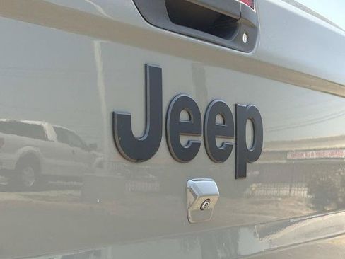 Used 2021 Jeep Gladiator Sport AWD/4WD image 9