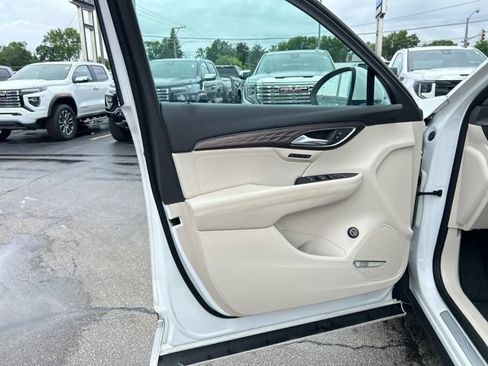 Used 2023 Buick Envision Avenir AWD/4WD image 27