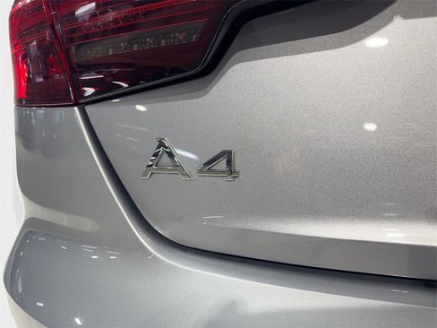 Used 2023 Audi A4 2.0T Premium w/ Convenience Package image 19