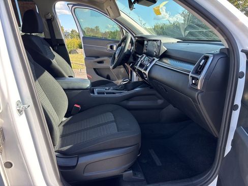Used 2023 Kia Sorento LX image 24