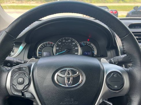 Used 2012 Toyota Camry SE FWD image 17
