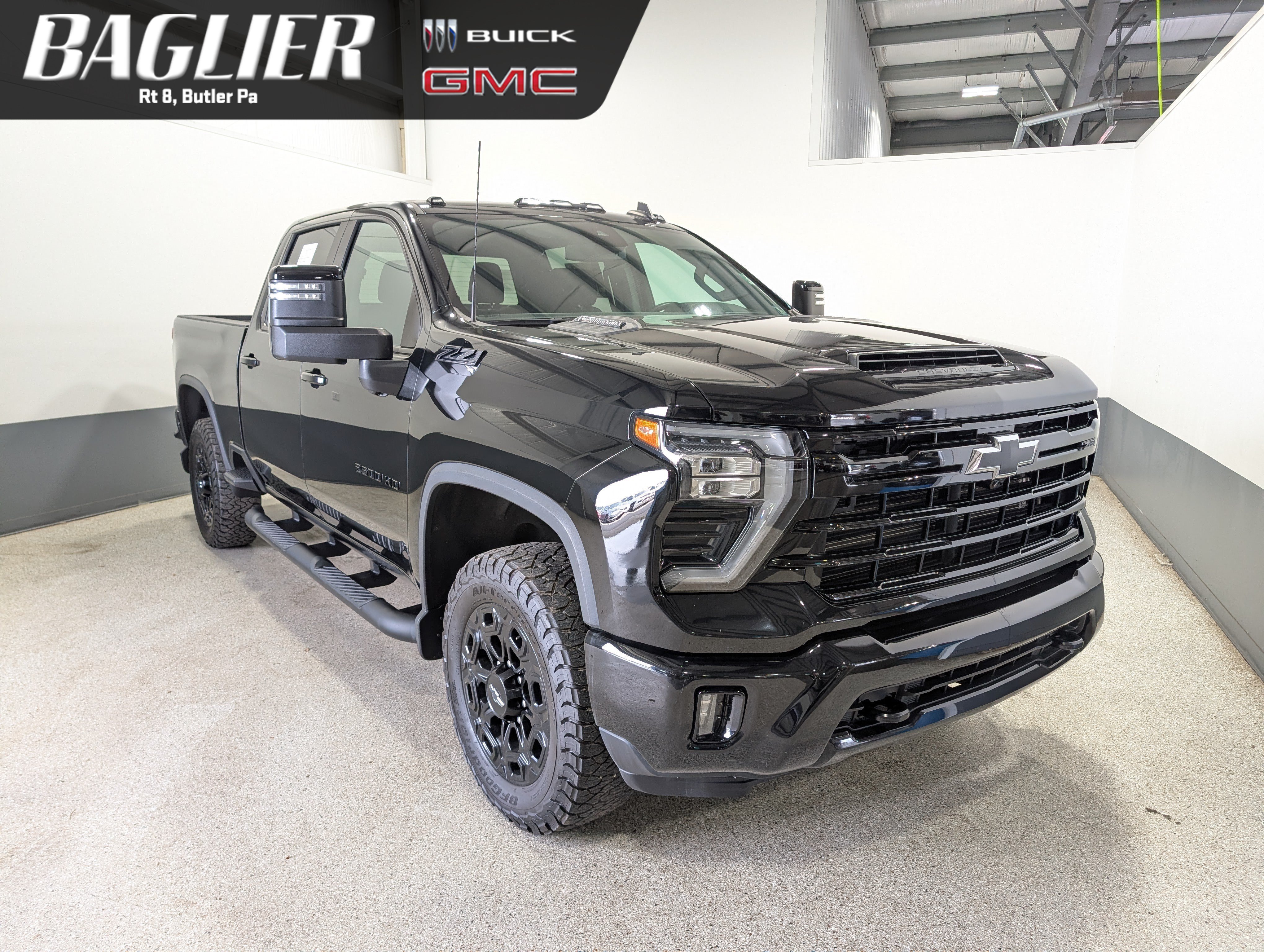 Used 2024 Chevrolet Silverado 2500 LT w/ Midnight Edition AWD/4WD image 1