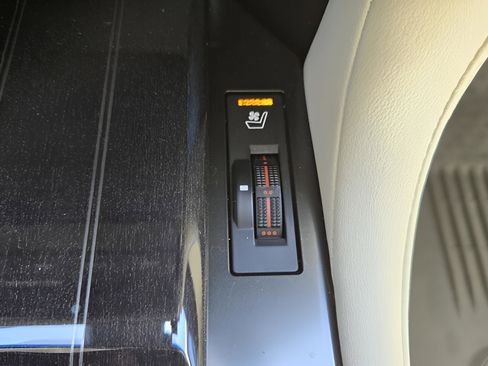Certified 2023 Lexus GX 460 Premium AWD/4WD image 19