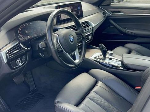 Used 2022 BMW 530e w/ Premium Package image 16