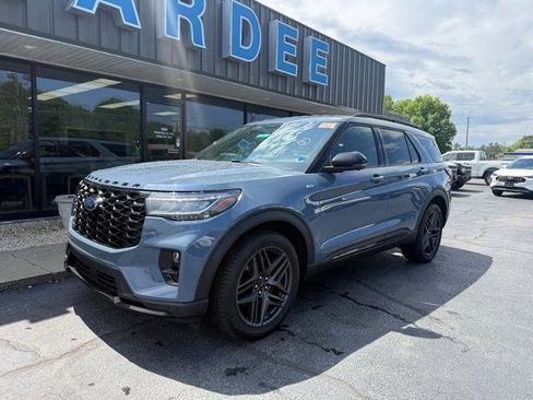 Certified 2025 Ford Explorer ST-Line w/ ST-Line Street Pack AWD/4WD image 1