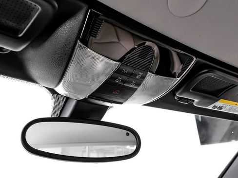 Used 2011 Mercedes-Benz SLK 300 image 28