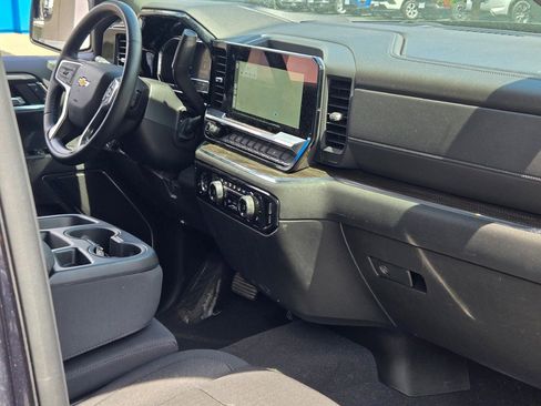 Used 2024 Chevrolet Silverado 1500 LT image 9