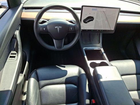 Used 2022 Tesla Model Y Long Range AWD/4WD image 11