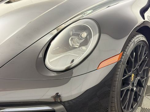 Used 2022 Porsche 911 Carrera RWD image 11