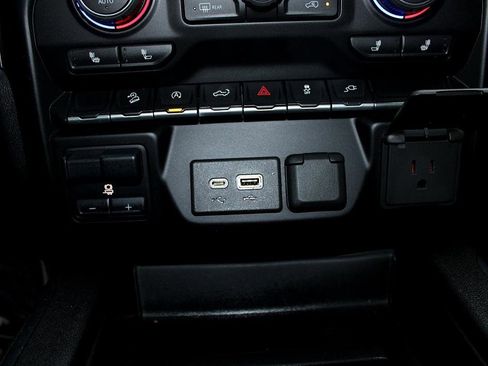 Used 2022 Chevrolet Silverado 1500 RST image 18