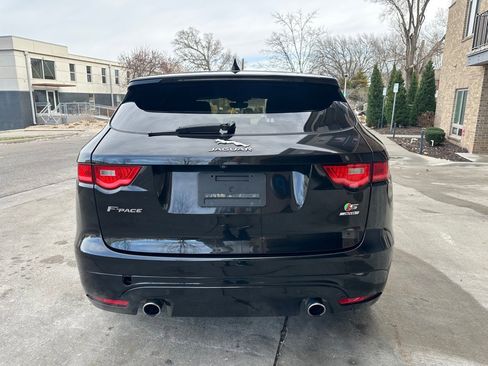Used 2019 Jaguar F-PACE S image 6
