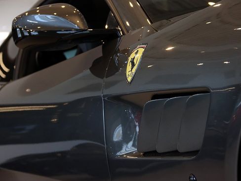 Certified 2017 Ferrari GTC4Lusso image 14