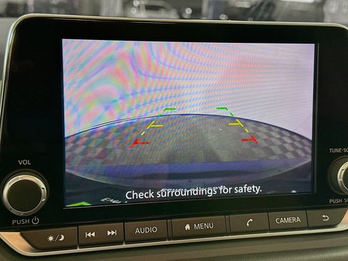 Used 2025 Nissan Rogue SV image 21