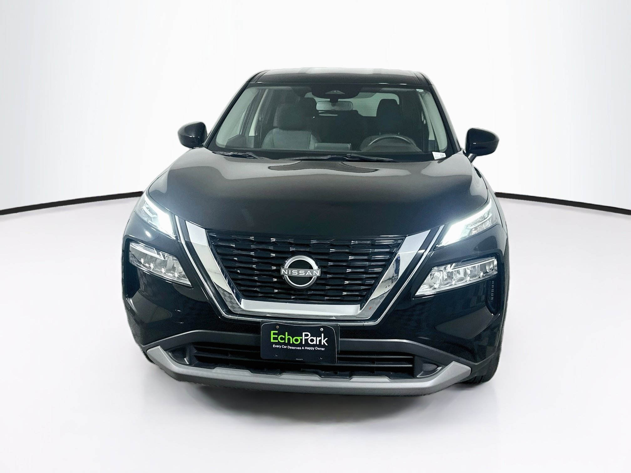 Used 2023 Nissan Rogue SV FWD image 2