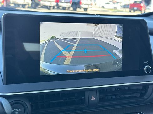 Used 2024 Toyota Prius XLE image 18