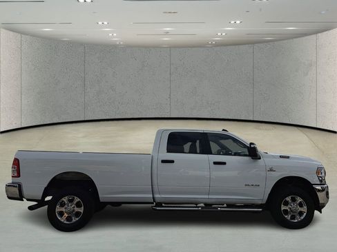 Used 2024 RAM 2500 Big Horn AWD/4WD image 4