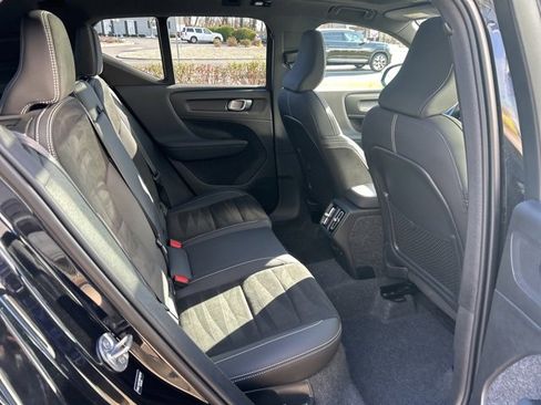 Certified 2025 Volvo XC40 B5 Plus image 13