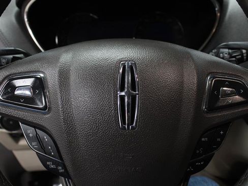 Used 2016 Lincoln MKX Reserve w/ Technology Package image 12