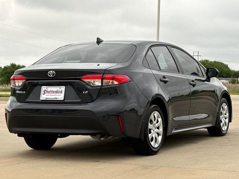 Used 2025 Toyota Corolla LE FWD image 8