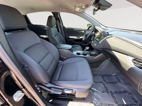 Used 2025 Chevrolet Malibu LT FWD image 27