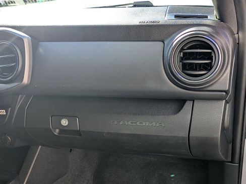 Used 2023 Toyota Tacoma 4x4 Double Cab image 20