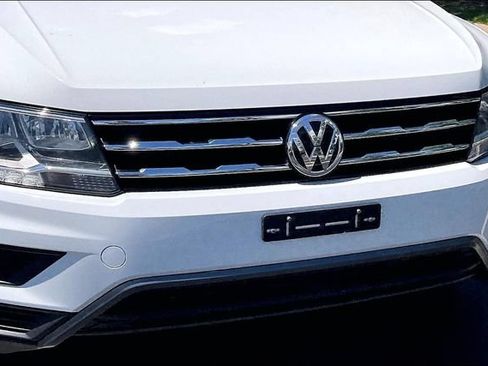 Used 2021 Volkswagen Tiguan SE FWD image 31